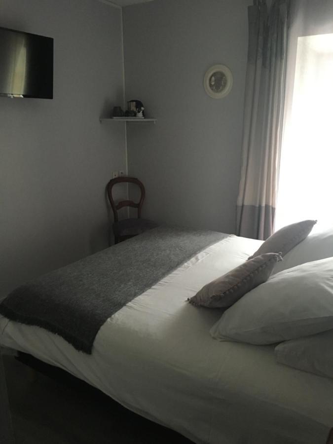 L'Un Des Sens Hotell Villefranche-de-Lonchat Eksteriør bilde