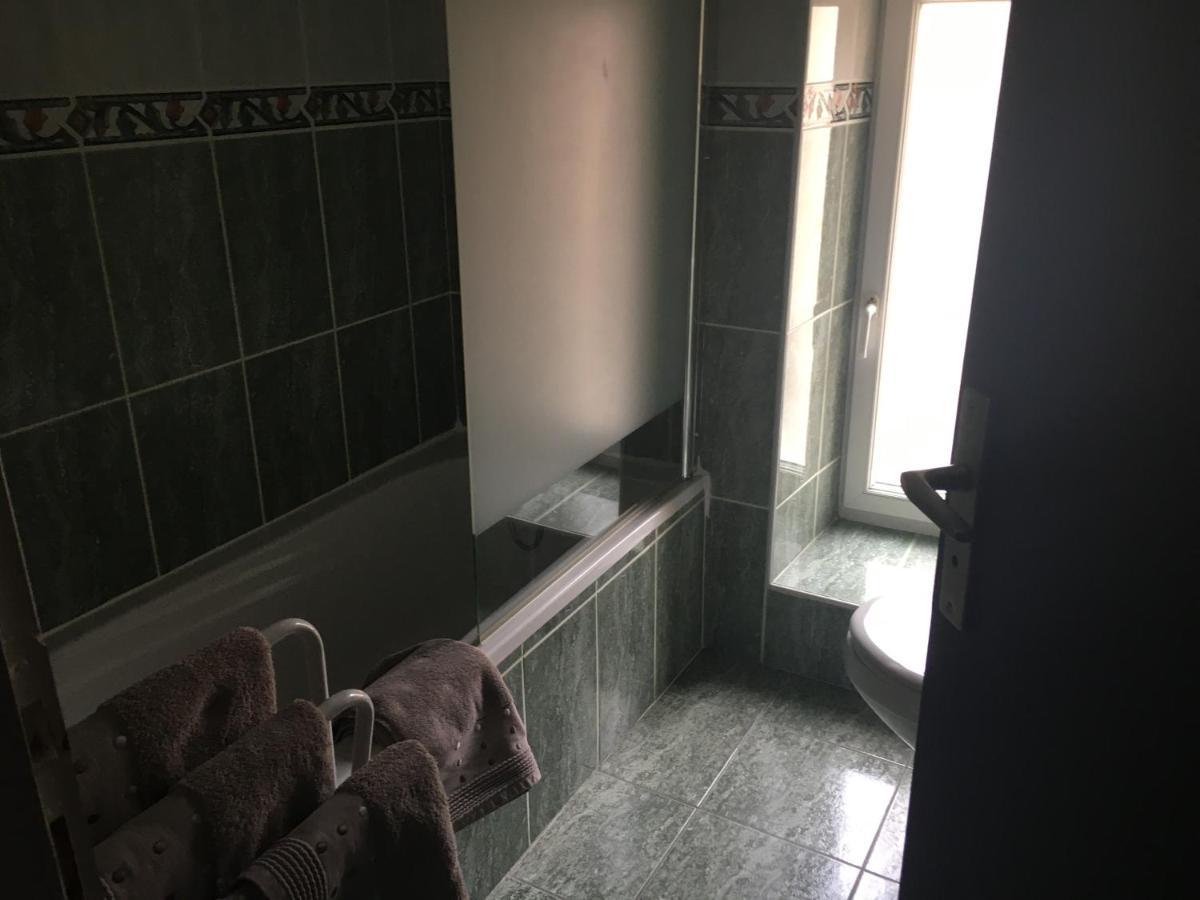 L'Un Des Sens Hotell Villefranche-de-Lonchat Eksteriør bilde