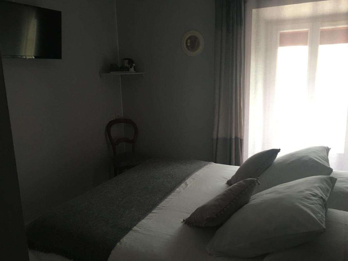 L'Un Des Sens Hotell Villefranche-de-Lonchat Eksteriør bilde