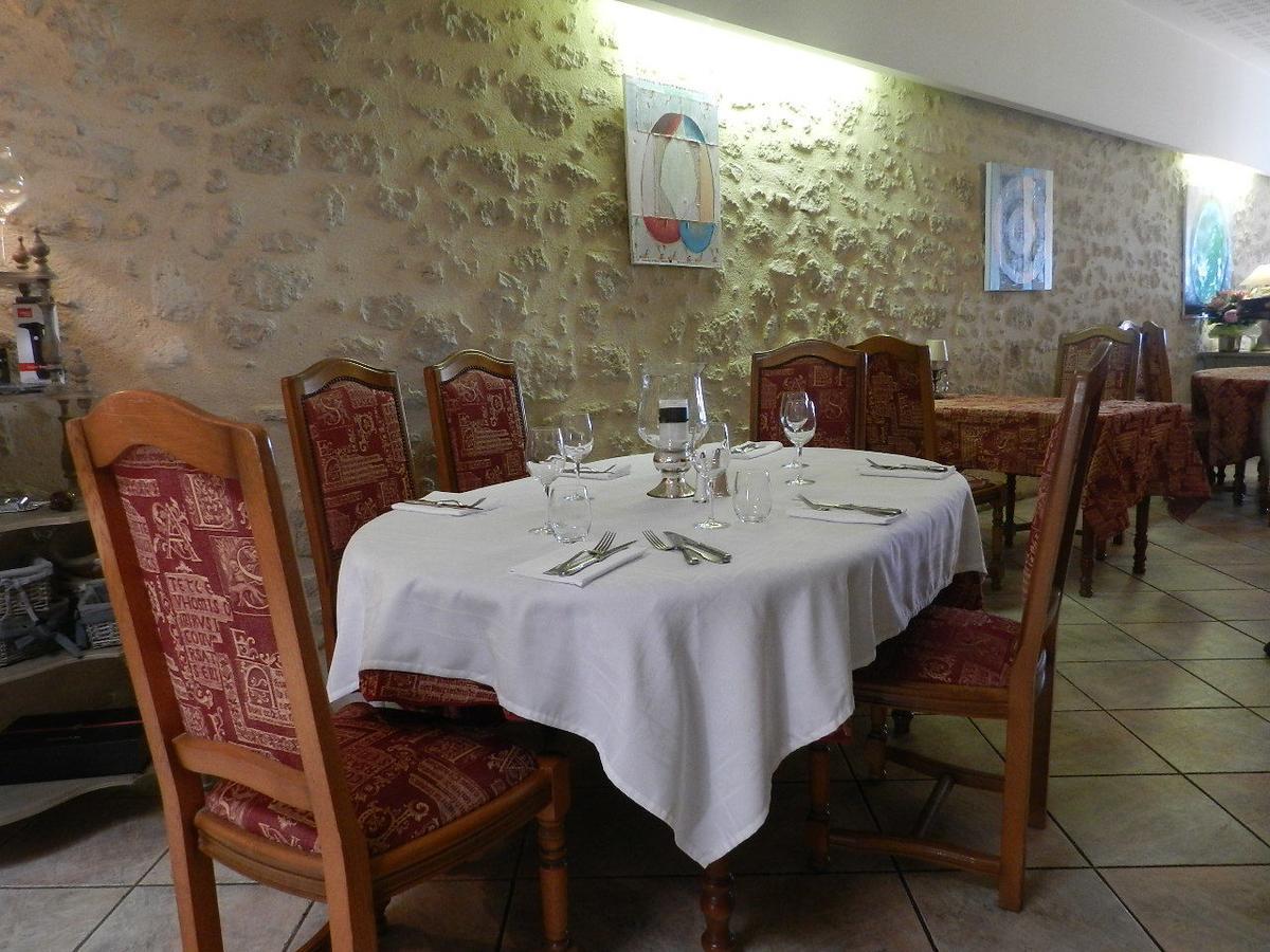 L'Un Des Sens Hotell Villefranche-de-Lonchat Eksteriør bilde